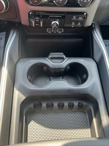 2025 Ram 1500 Big Horn Crew Cab 4x4 5'7" Box