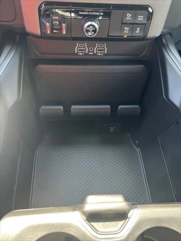 2025 Ram 1500 Big Horn Crew Cab 4x4 5'7" Box