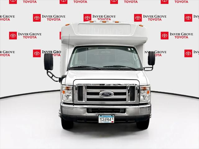 2017 Ford E-450 Cutaway E-450
