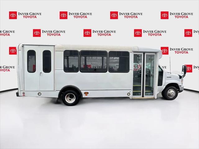 2017 Ford E-450 Cutaway E-450