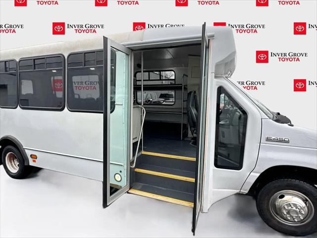 2017 Ford E-450 Cutaway E-450