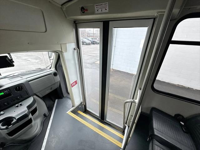 2017 Ford E-450 Cutaway E-450