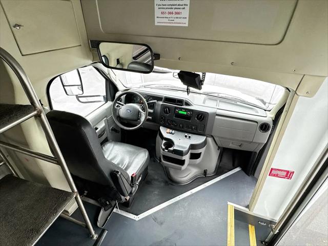 2017 Ford E-450 Cutaway E-450