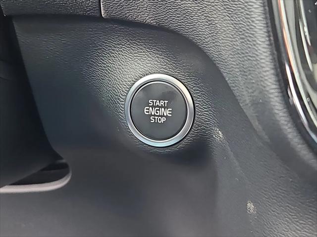 2026 Volvo XC40 Plus, B5 AWD Gas (mild hybrid), Dark