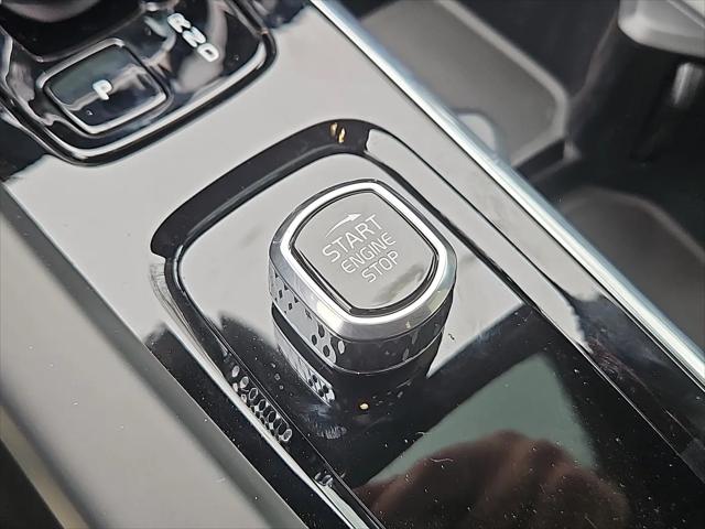 2026 Volvo V60 Cross Country Ultra, B5 AWD Gas (mild hybrid)