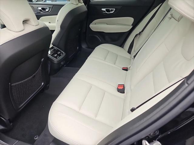 2026 Volvo V60 Cross Country Ultra, B5 AWD Gas (mild hybrid)