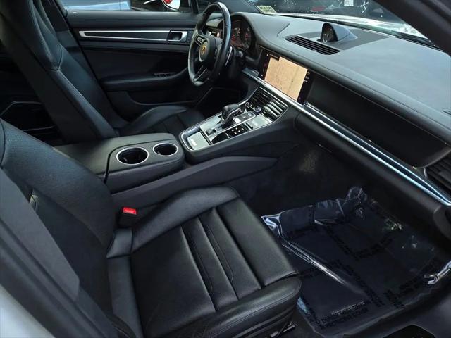 2023 Porsche Panamera Platinum Edition
