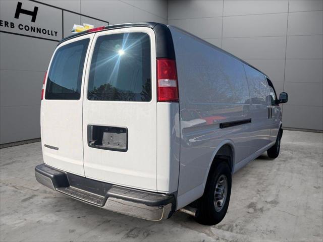 2025 Chevrolet Express Cargo Van RWD 3500 Extended Wheelbase WT