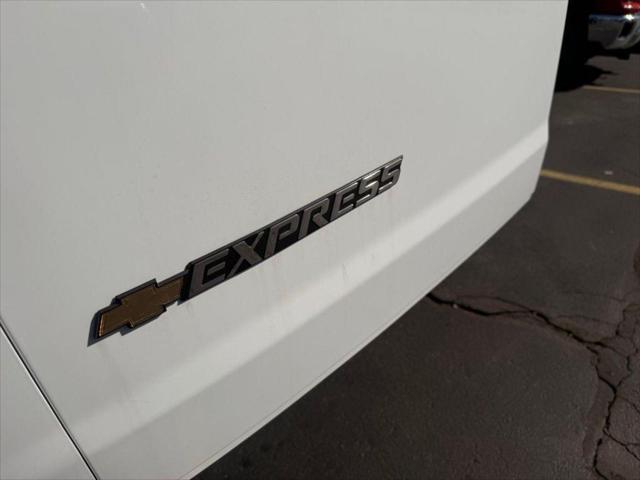 2025 Chevrolet Express Cargo Van RWD 3500 Extended Wheelbase WT