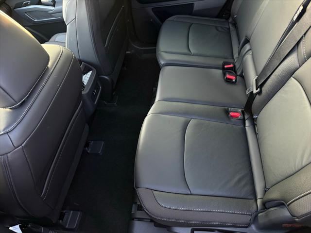 2025 Nissan Pathfinder SL FWD