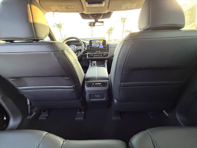 2025 Nissan Pathfinder SL FWD