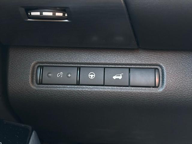 2025 Nissan Pathfinder SL FWD