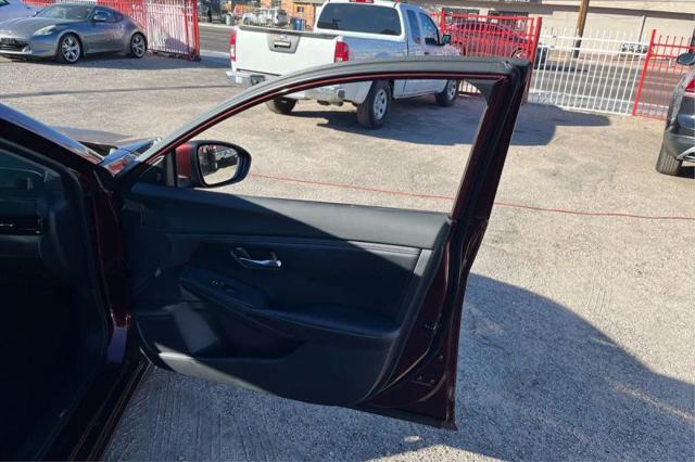 2021 Nissan Sentra SV Xtronic CVT