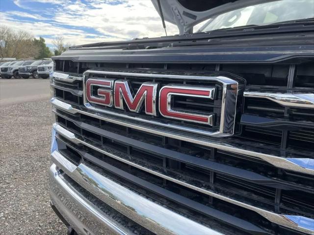 2026 GMC Sierra 2500HD Crew Cab, Standard Bed, SLT, 4WD