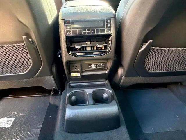 2025 Jeep Grand Cherokee L Limited 4x4