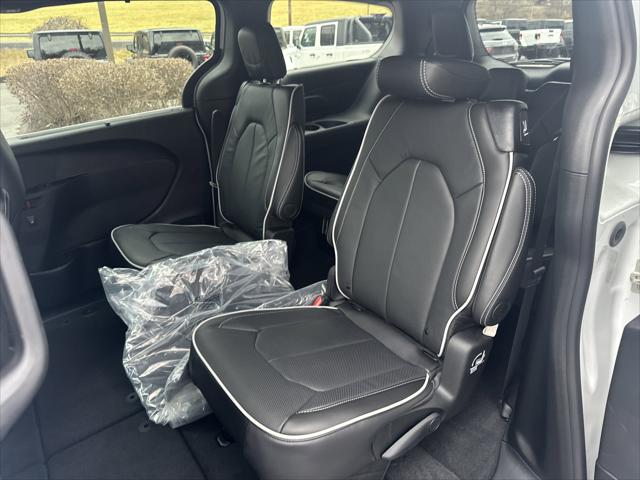 2026 Chrysler Pacifica Limited AWD