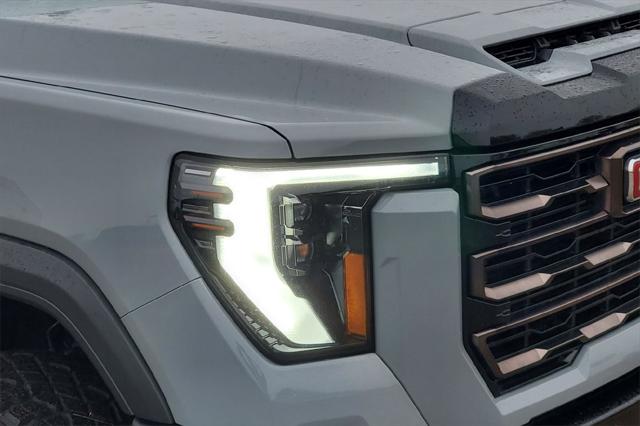 2024 GMC Sierra 2500HD 4WD Crew Cab Standard Bed AT4X 2024 GMC Sierra 2500HD 4WD Crew Cab Standard Bed AT4X