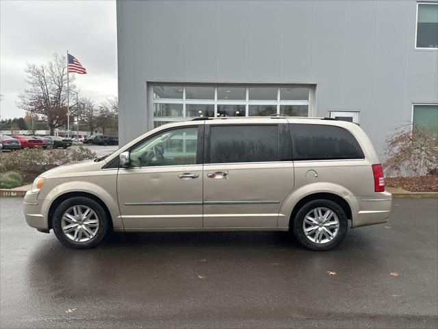 2008 Chrysler Town and Country Limited