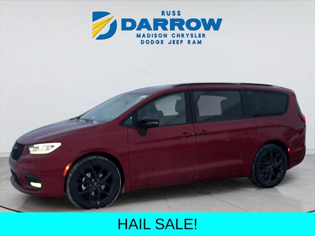 2026 Chrysler Pacifica Limited for sale in Madison, WI
