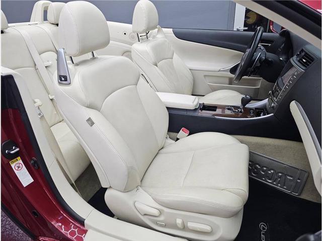 2014 Lexus IS 250C Base 2dr Convertible