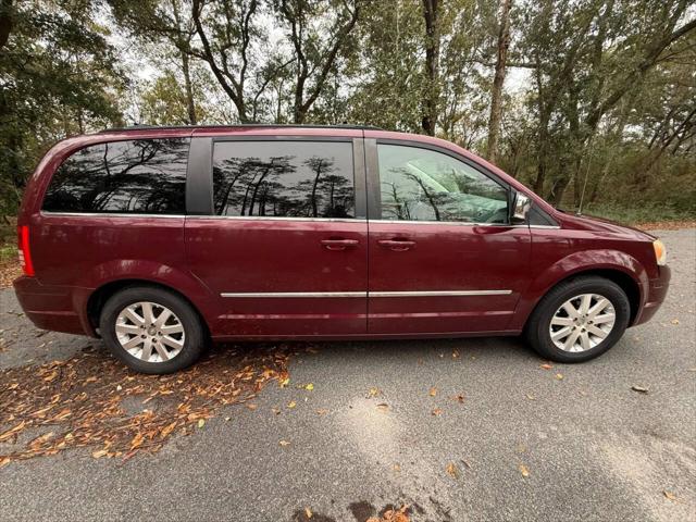 2009 Chrysler Town & Country Touring