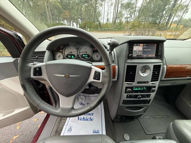 2009 Chrysler Town & Country Touring