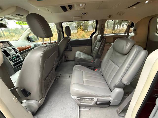 2009 Chrysler Town & Country Touring