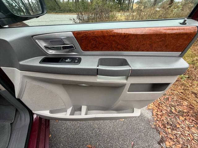 2009 Chrysler Town & Country Touring