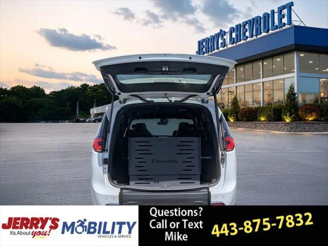 2025 Chrysler Pacifica Select for sale in Baltimore, MD
