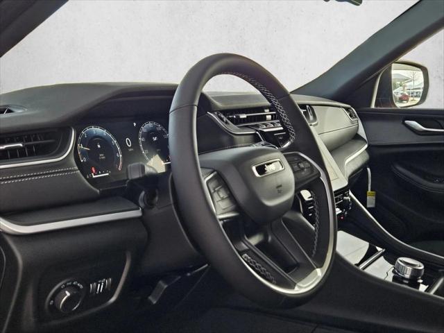 2026 Jeep Grand Cherokee Altitude 4x2