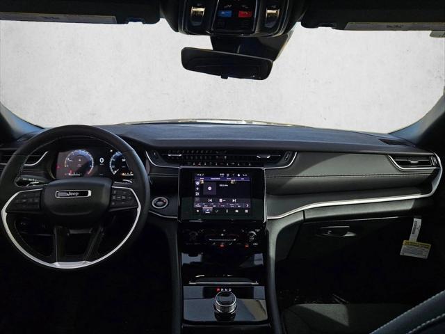 2026 Jeep Grand Cherokee Altitude 4x2
