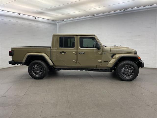 2026 Jeep Gladiator GLADIATOR SPORT S 4X4 2026 Jeep Gladiator GLADIATOR SPORT S 4X4