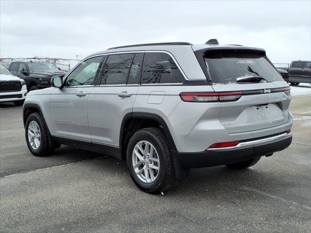 2026 Jeep Grand Cherokee GRAND CHEROKEE LAREDO X 4X4