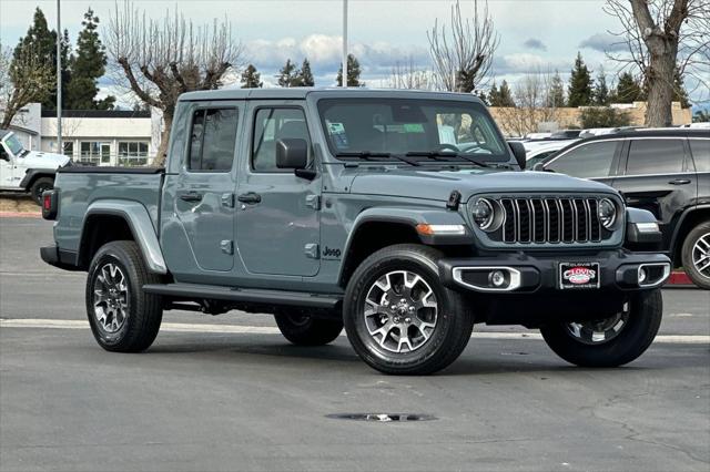 2026 Jeep Gladiator GLADIATOR SAHARA 4X4