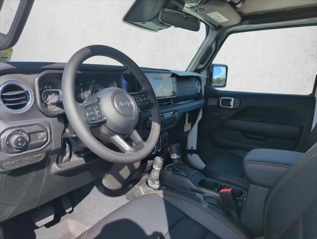 2026 Jeep Gladiator GLADIATOR SAHARA 4X4