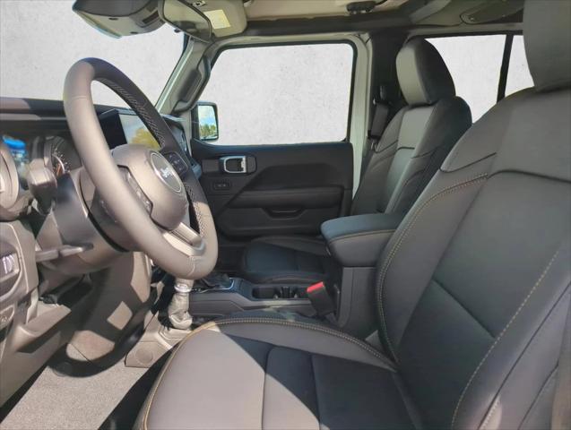 2026 Jeep Gladiator GLADIATOR SAHARA 4X4