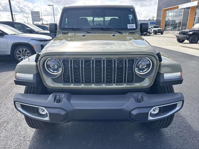 2026 Jeep Gladiator GLADIATOR SAHARA 4X4