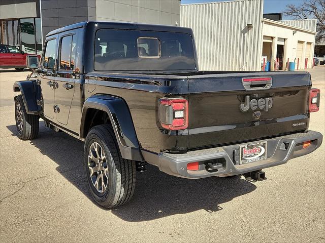 2026 Jeep Gladiator GLADIATOR SAHARA 4X4