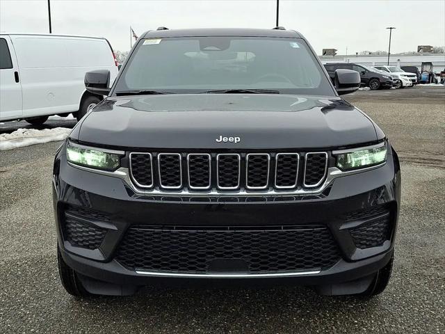 2026 Jeep Grand Cherokee GRAND CHEROKEE LAREDO X 4X4