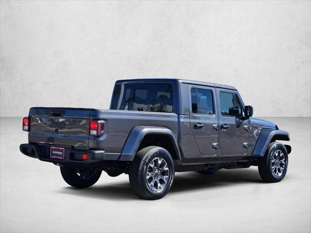 2026 Jeep Gladiator GLADIATOR SAHARA 4X4