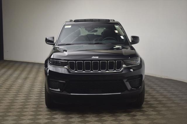 2026 Jeep Grand Cherokee GRAND CHEROKEE LAREDO X 4X4