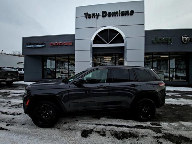 2026 Jeep Grand Cherokee GRAND CHEROKEE LAREDO ALTITUDE 4X4 2026 Jeep Grand Cherokee GRAND CHEROKEE LAREDO ALTITUDE 4X4