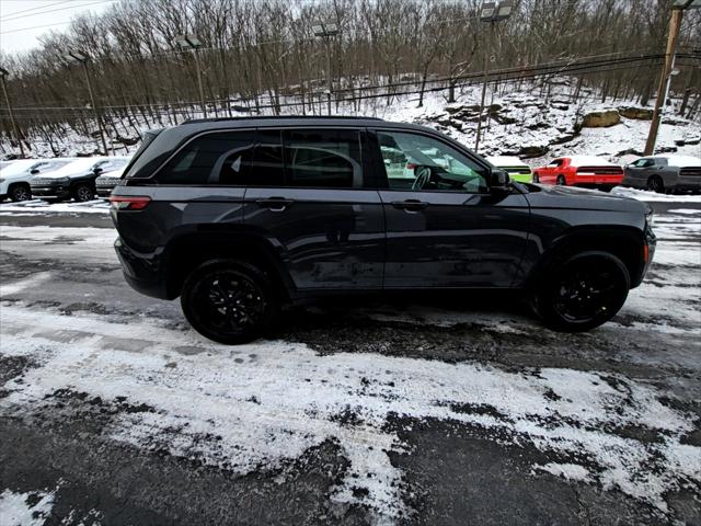 2026 Jeep Grand Cherokee GRAND CHEROKEE LAREDO ALTITUDE 4X4 2026 Jeep Grand Cherokee GRAND CHEROKEE LAREDO ALTITUDE 4X4