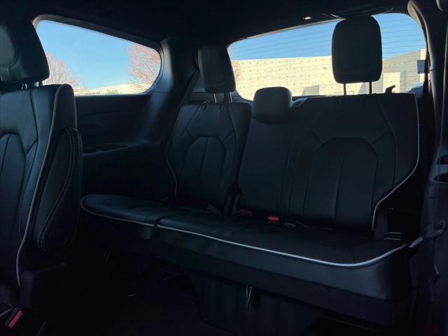 2026 Chrysler Pacifica Limited AWD