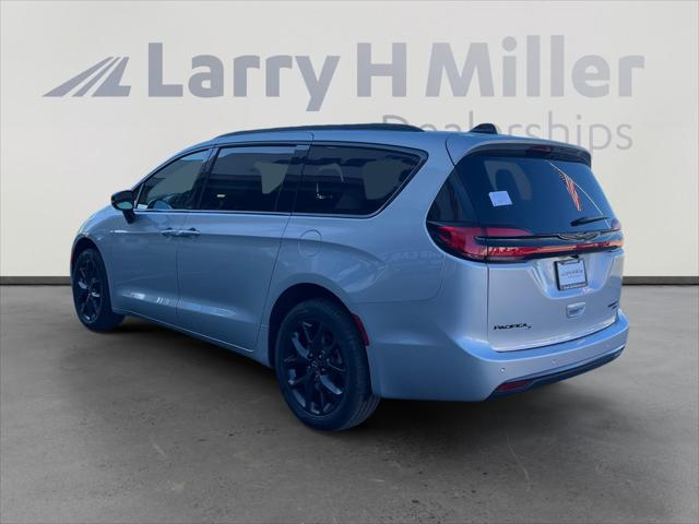 2026 Chrysler Pacifica Limited AWD