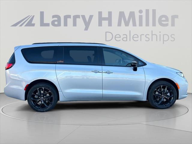 2026 Chrysler Pacifica Limited AWD