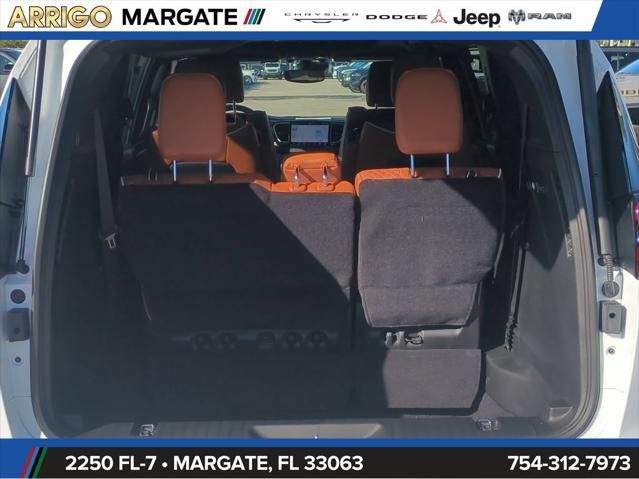 2026 Chrysler Pacifica Pinnacle AWD