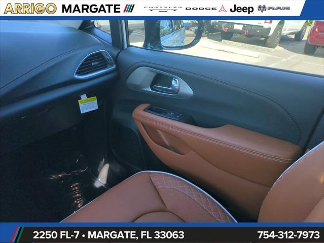 2026 Chrysler Pacifica Pinnacle AWD