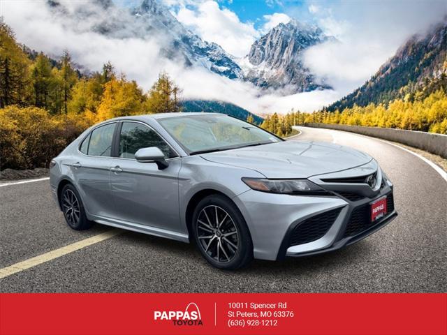 2024 Toyota Camry SE's photo