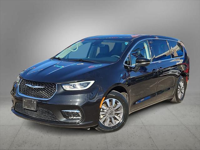 2023 Chrysler Pacifica Hybrid Touring L